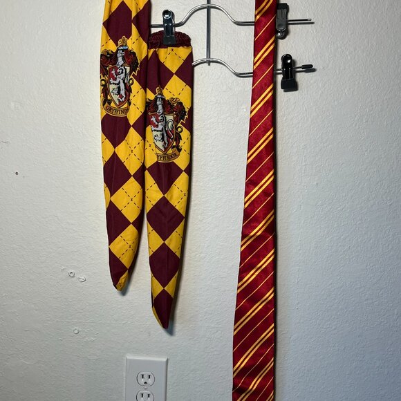Licensed Harry Potter Gryffindor Costume set adult Small - Picture 8 of 11
